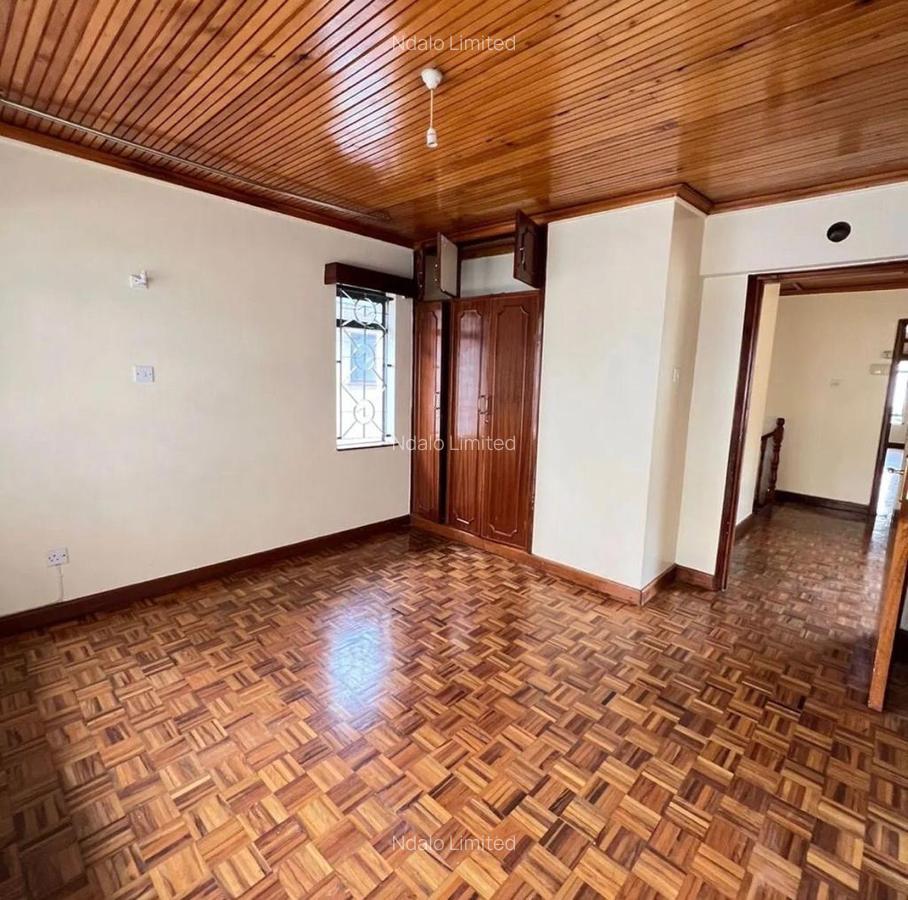 4 Bed Townhouse with En Suite at Lavington - 9