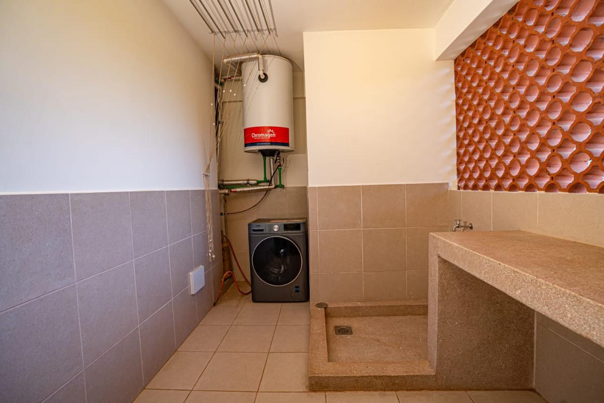 Serviced 2 Bed Apartment with En Suite in General Mathenge - 18