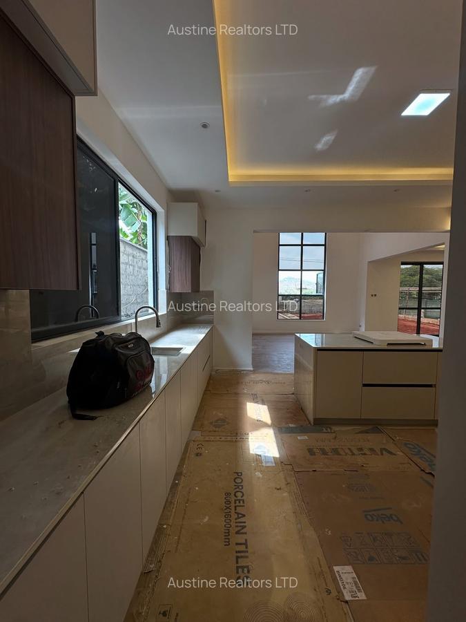 5 Bed Townhouse with En Suite at James Gichuru Road - 4