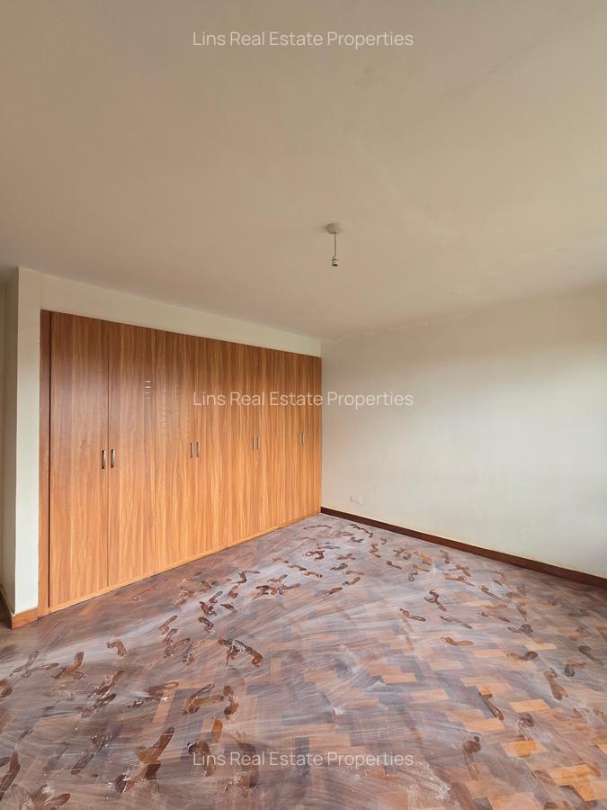 5 Bed Townhouse with En Suite in Lavington - 14