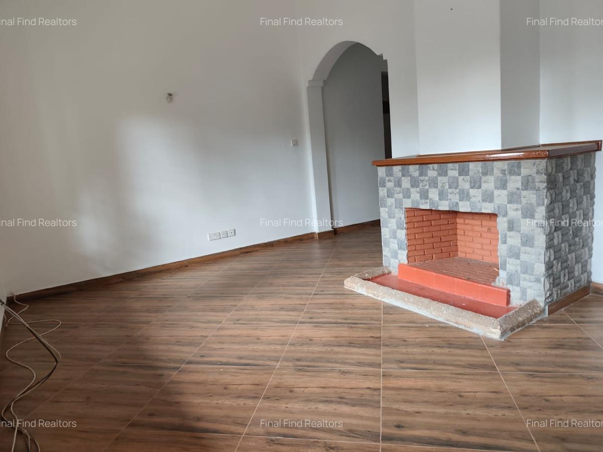 5 Bed Townhouse with Swimming Pool in Rosslyn - 12