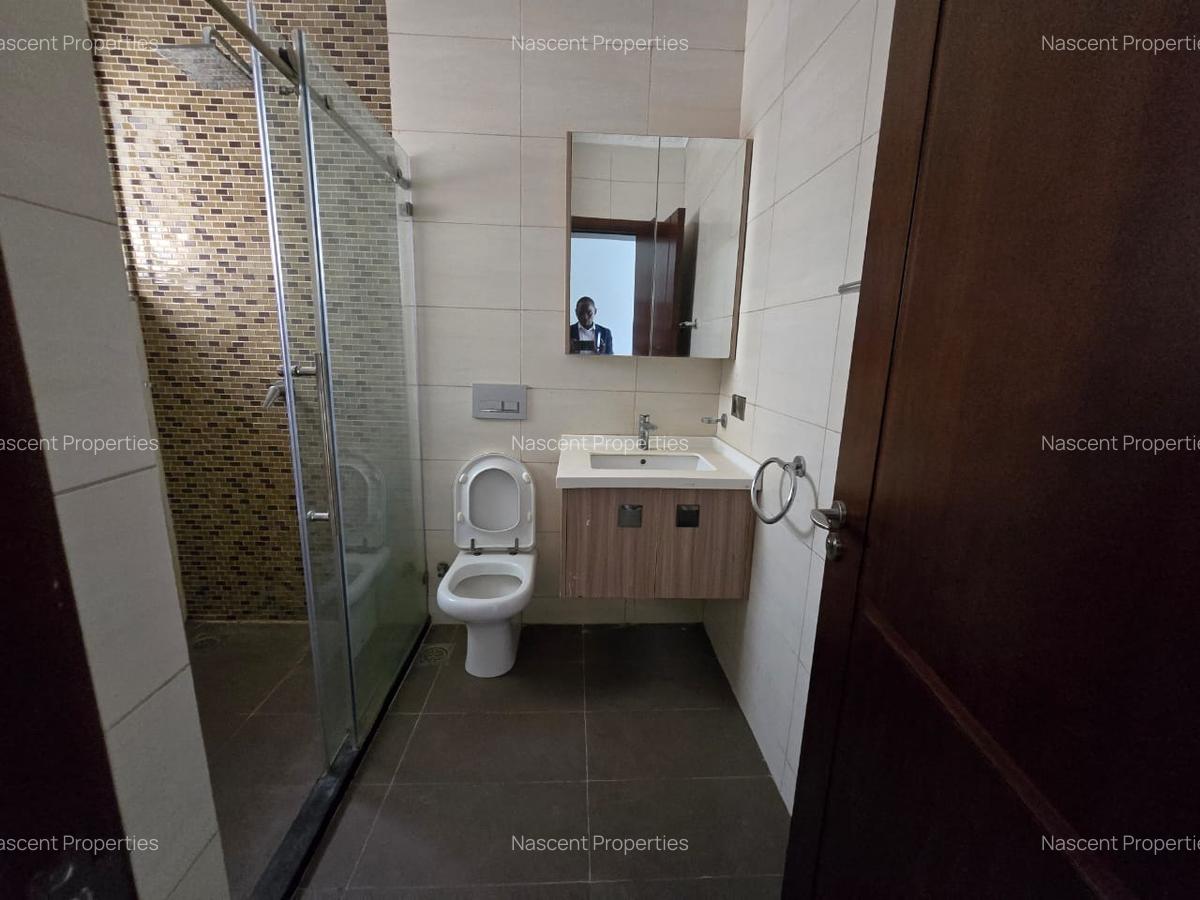 5 Bed Villa with En Suite in Lavington - 10