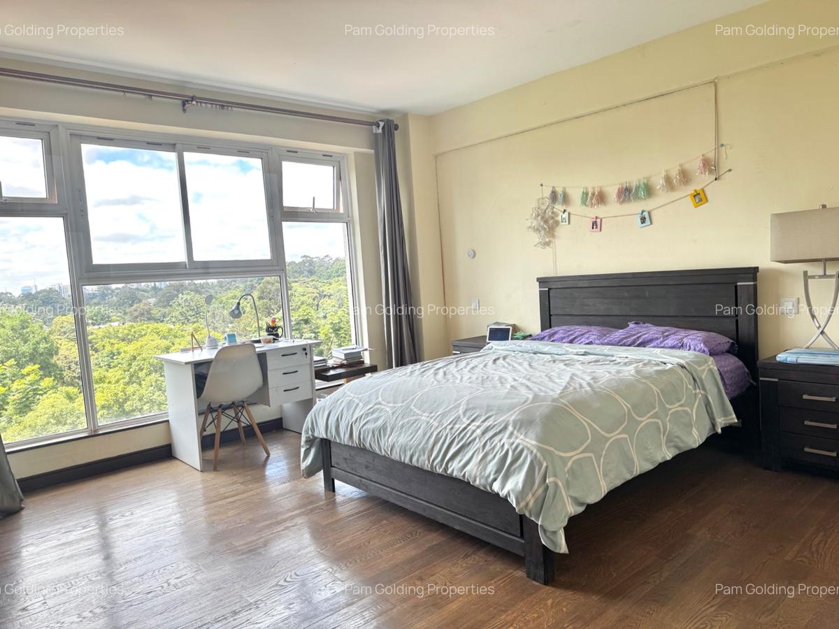 Furnished 3 Bed Apartment with En Suite in Riverside - 9