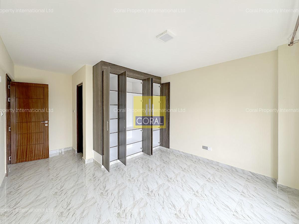 4 Bed Apartment in Parklands - 15