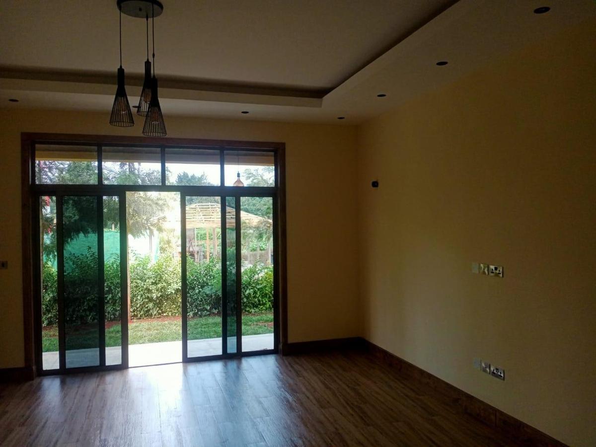 4 Bed Villa with En Suite at Centre Piece - 8