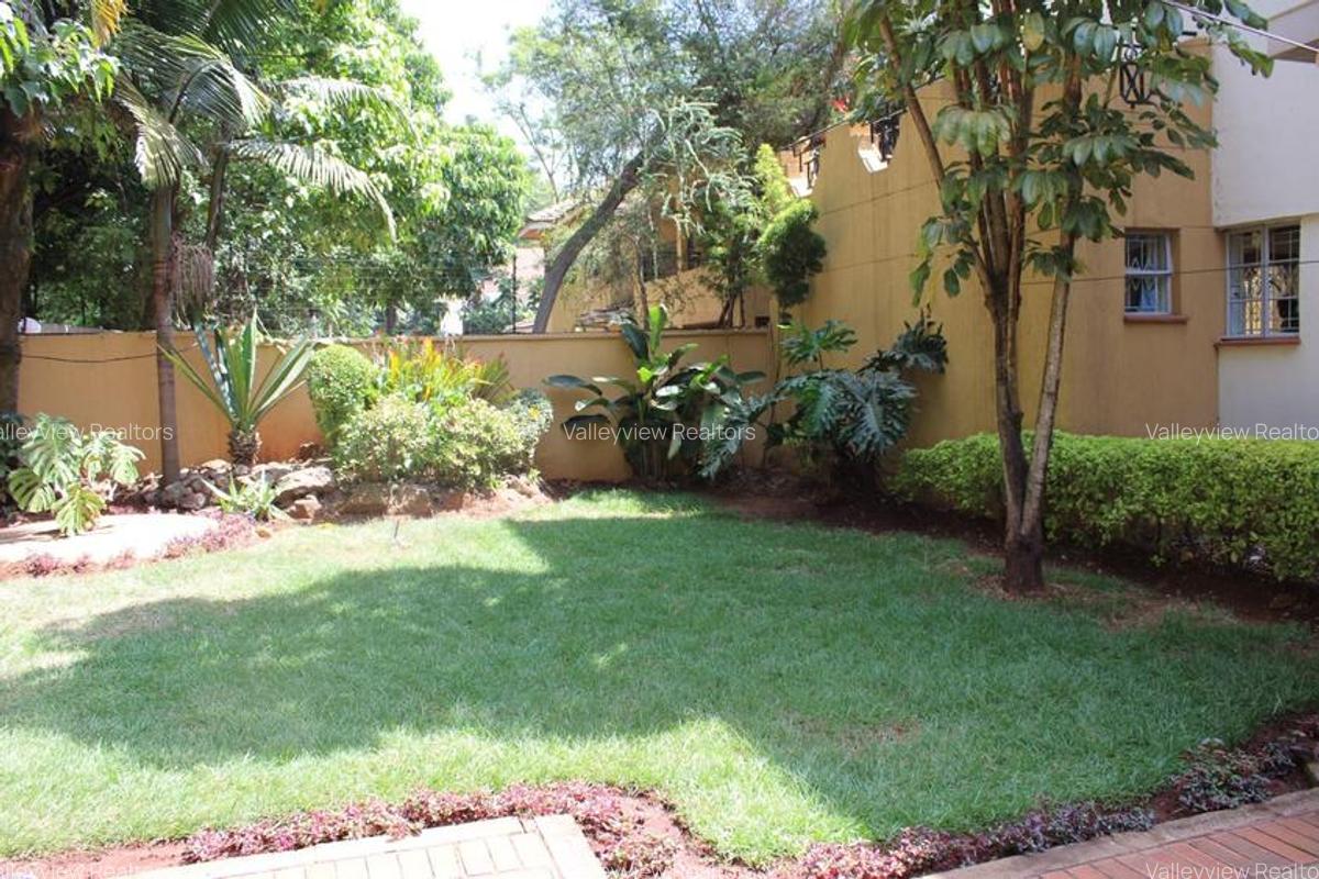 5 Bed Townhouse with En Suite at Lavington - 5