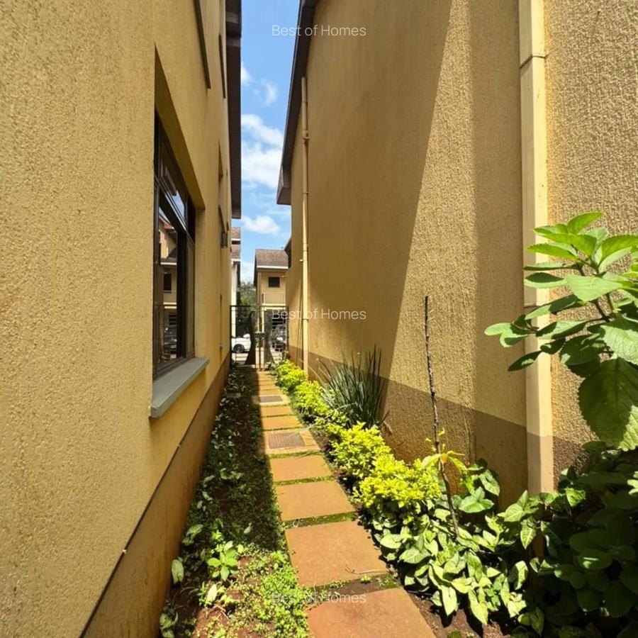 5 Bed Townhouse with En Suite in Lavington - 2