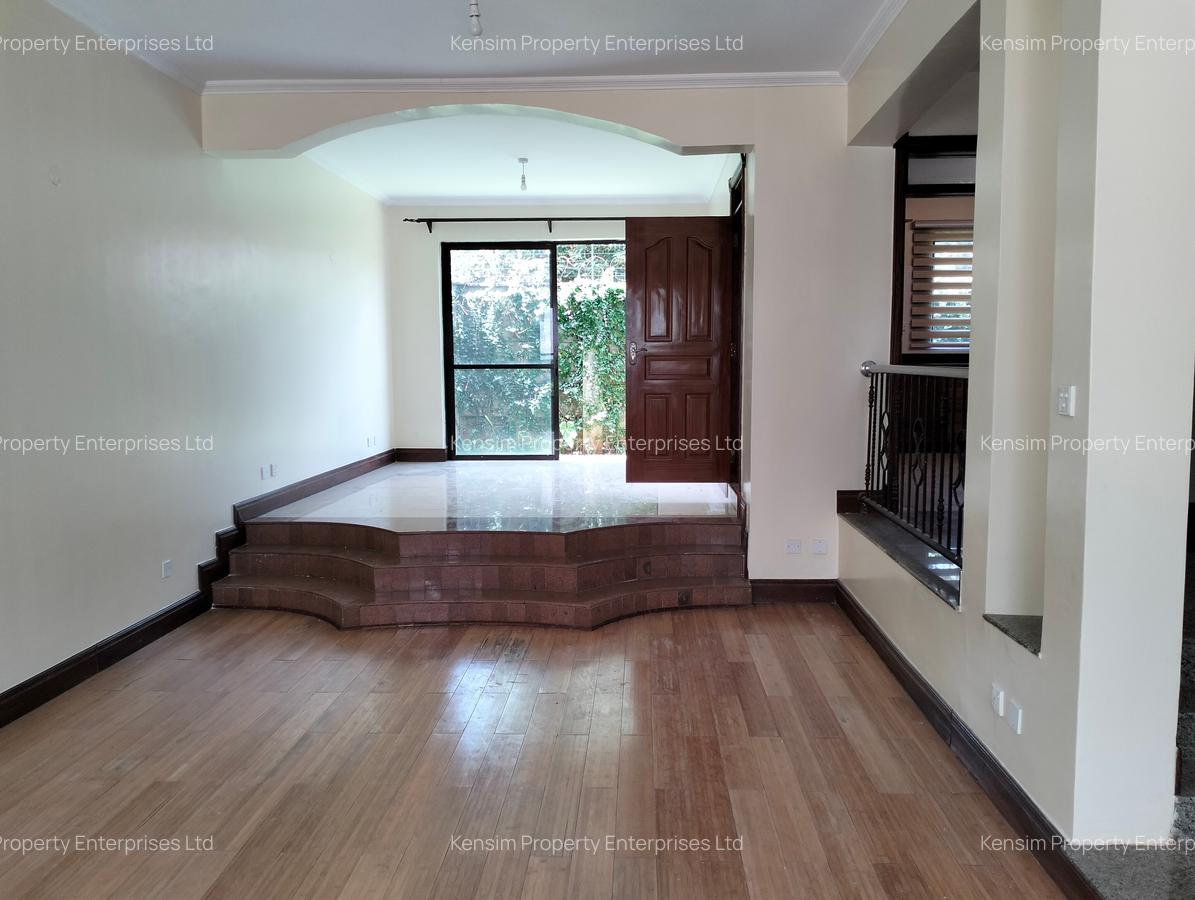 5 Bed Townhouse with En Suite in Westlands Area - 17