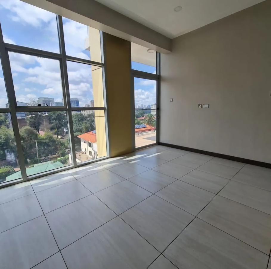 2 Bed Apartment with En Suite in Westlands Area - 4