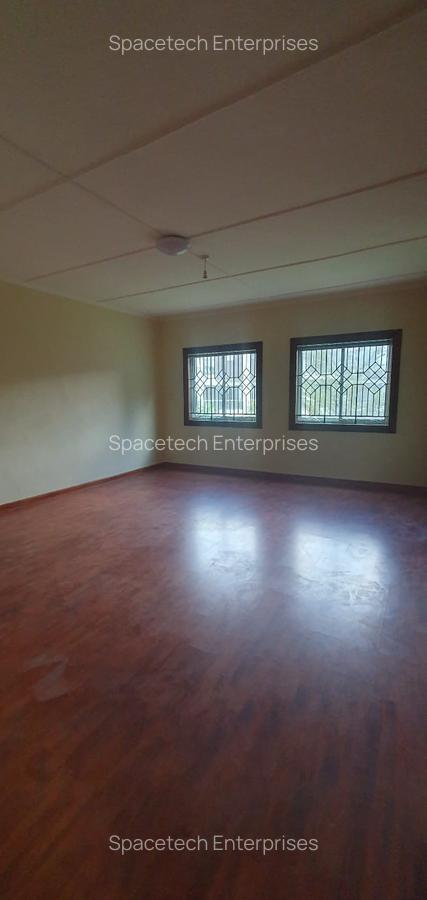 5 Bed House with En Suite in Runda - 15