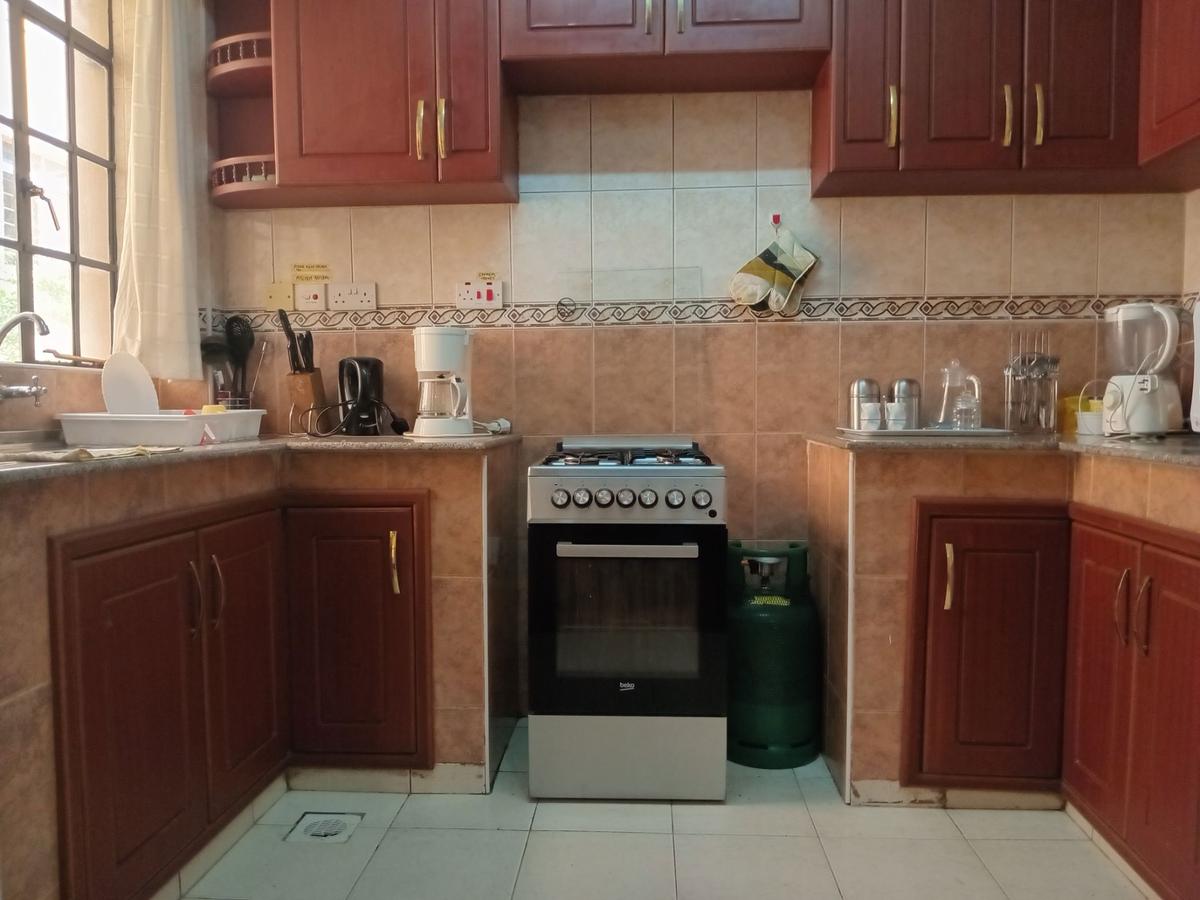 Furnished 2 Bed Apartment with En Suite in Kilimani - 5