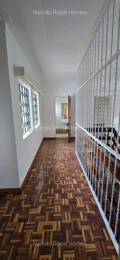 5 Bed Townhouse with En Suite at Lavington Green - 18