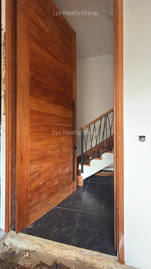 5 Bed Townhouse with En Suite in Kitisuru - 2