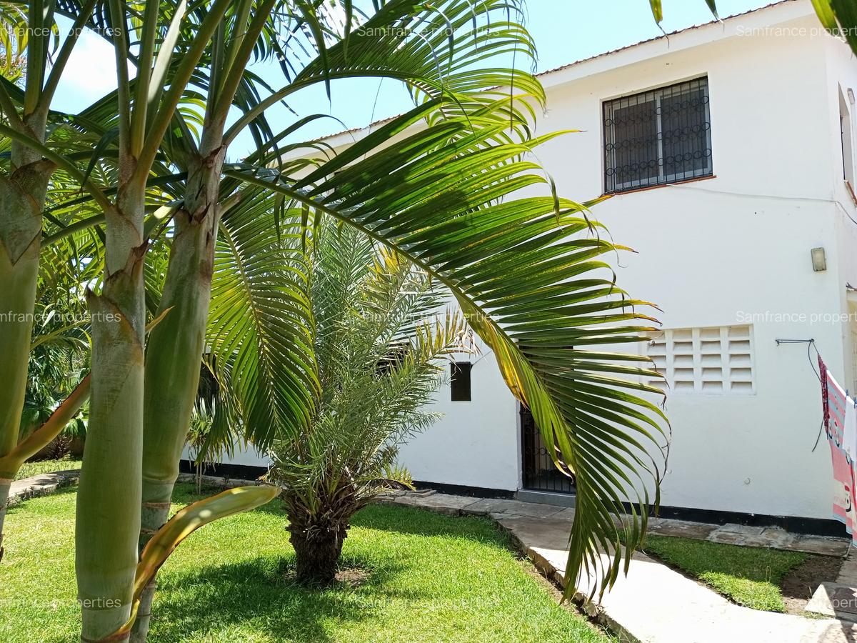 4 Bed Villa with Staff Quarters at Links Road - 15