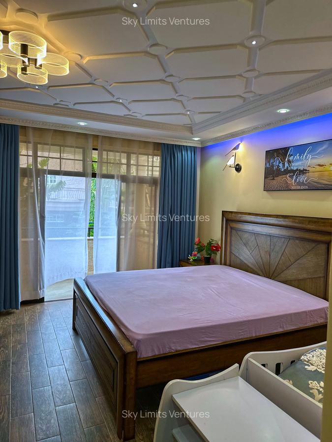 6 Bed House with En Suite at Membley Estate - 11