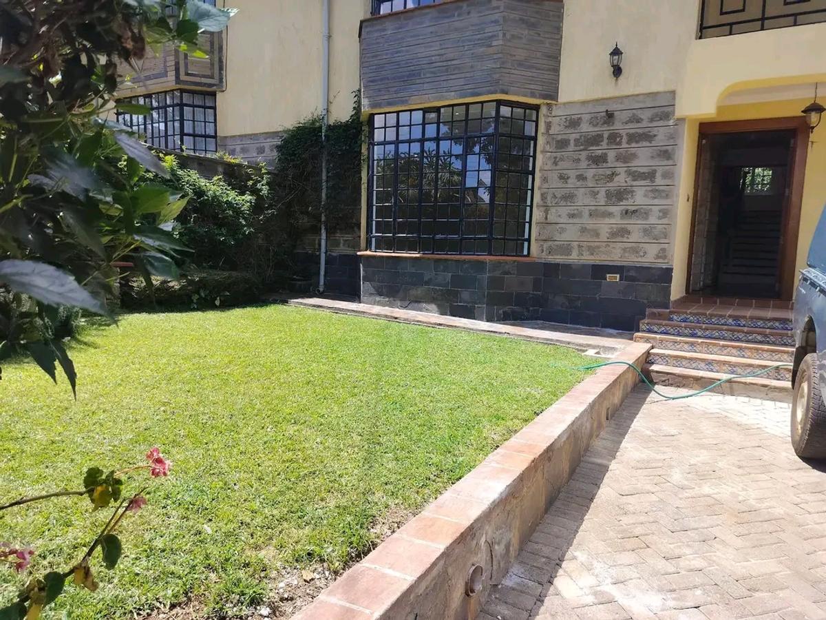 4 Bed Townhouse with En Suite at Lavington Green - 1