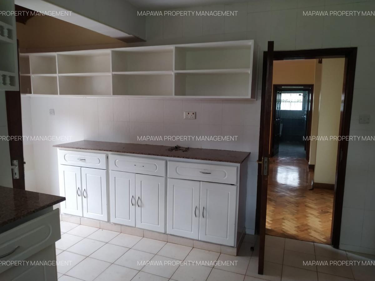 5 Bed Townhouse with En Suite in Kitisuru - 17