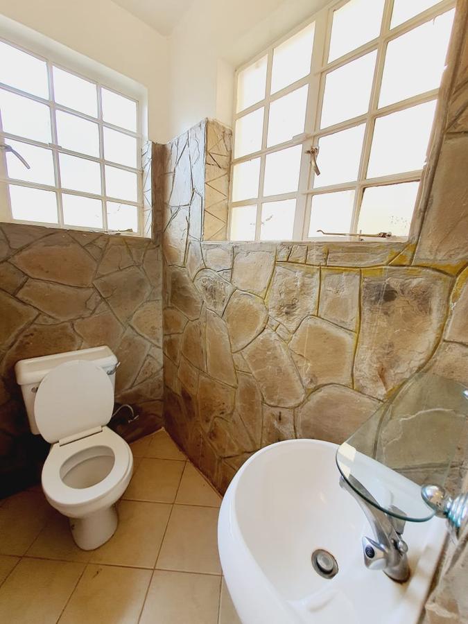 3 Bed House with En Suite at Runda - 17