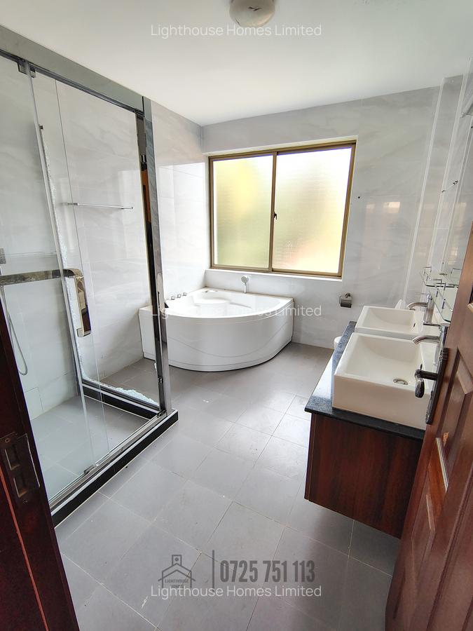 5 Bed Townhouse with En Suite at Lavington - 9