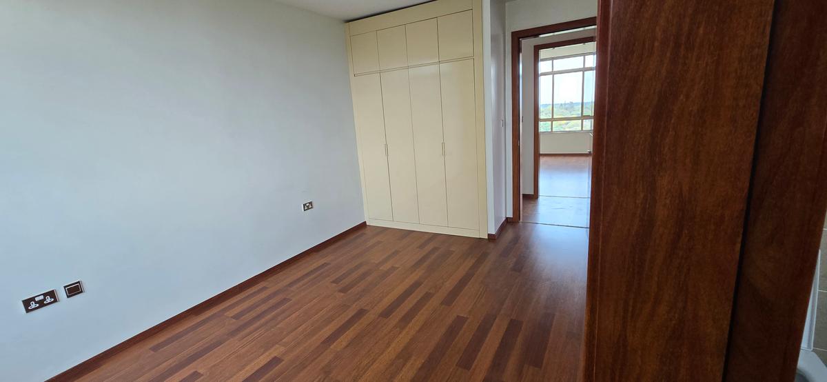 4 Bed Apartment with En Suite at 6Th Parklands - 10