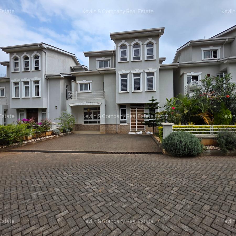 5 Bed Townhouse with En Suite in Lavington - 1