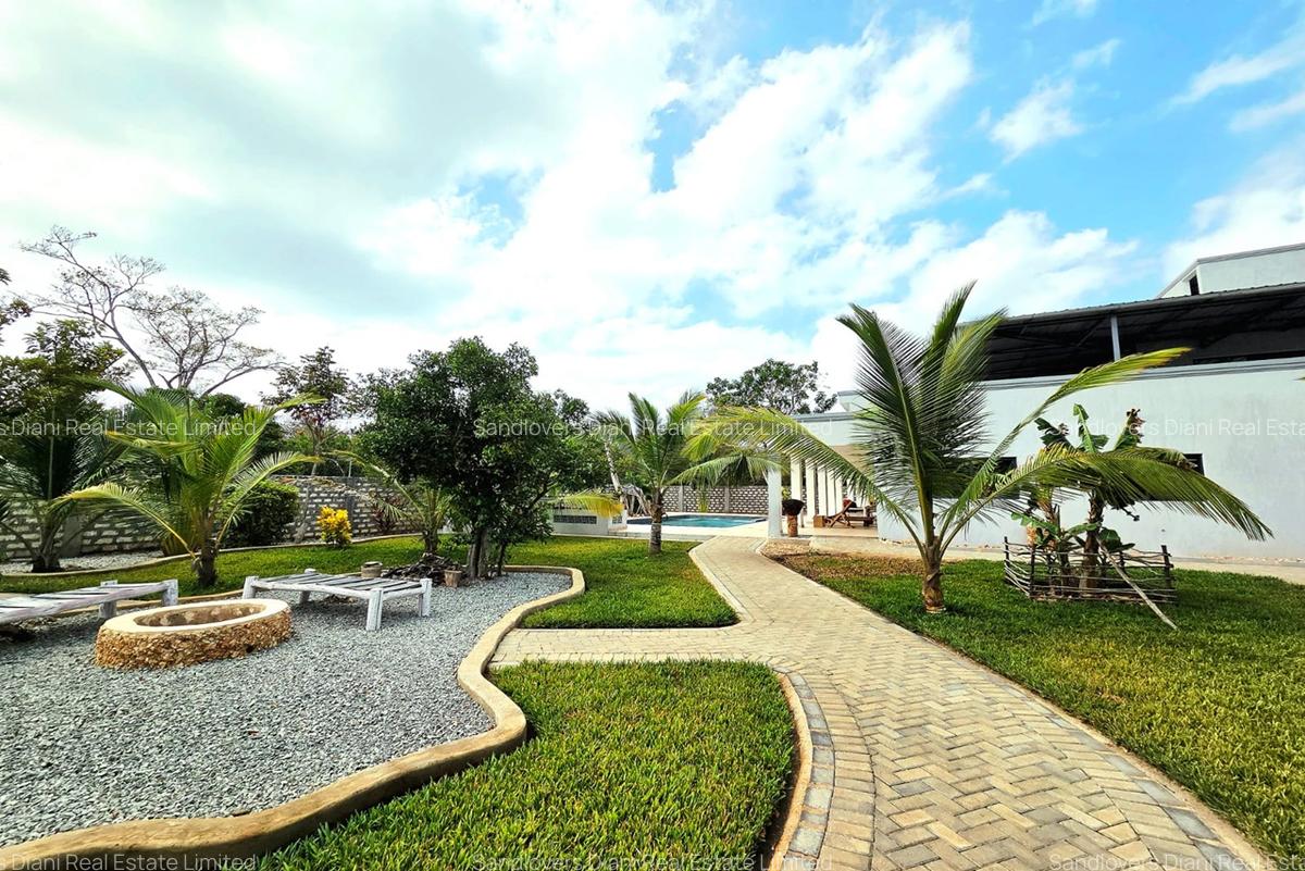 5 Bed Villa with En Suite in Diani - 6