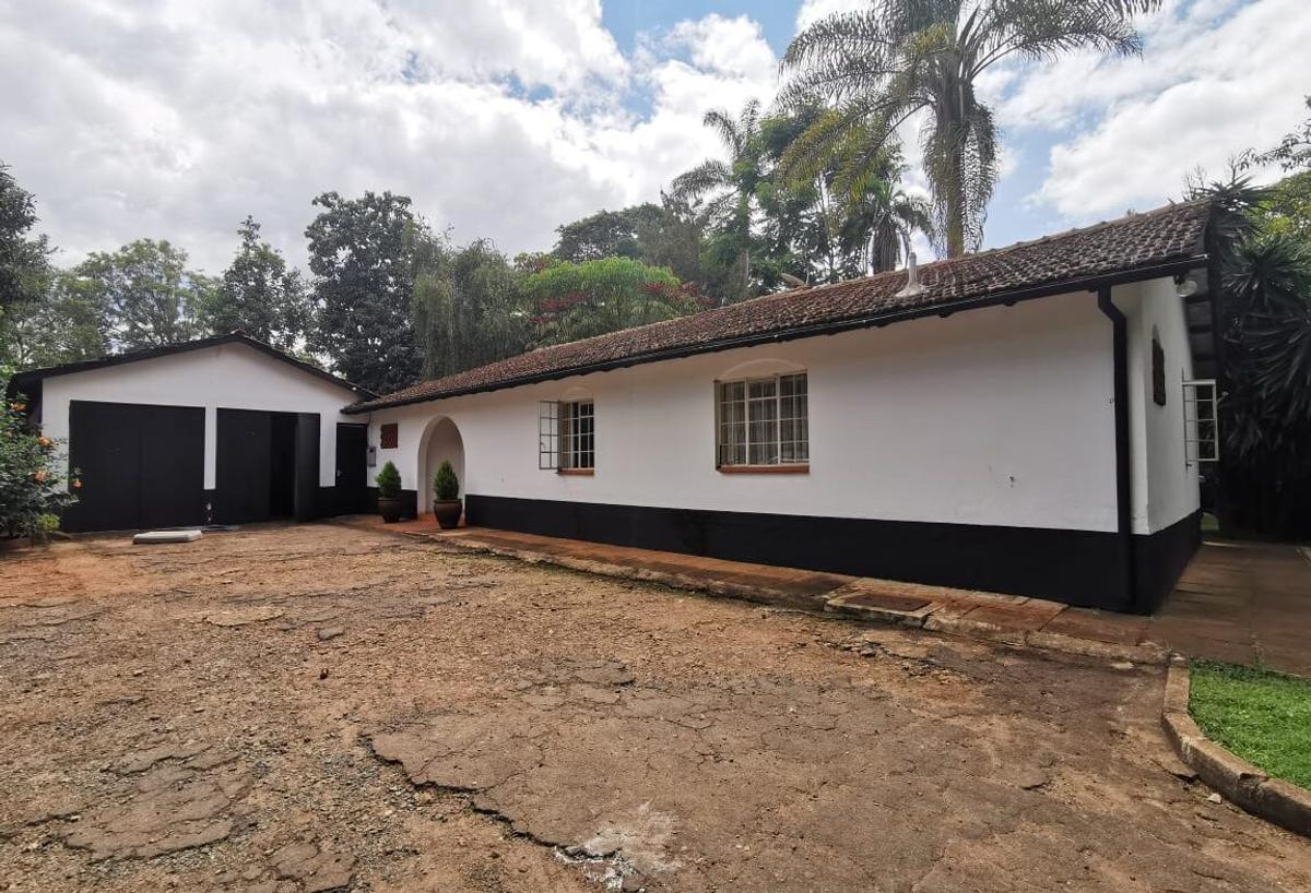 4 Bed House with En Suite at Loresho - 2