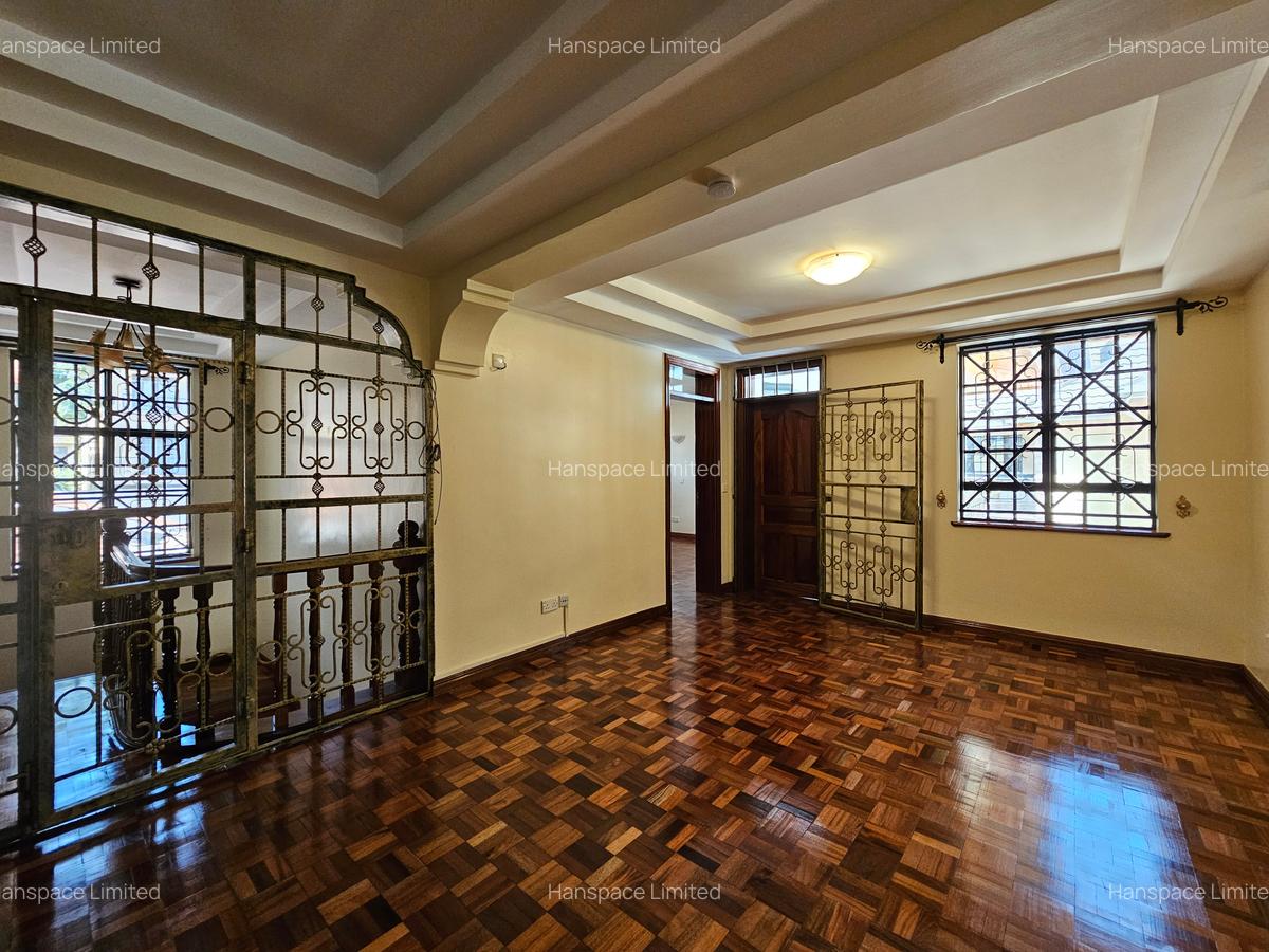 5 Bed Townhouse with En Suite in Kileleshwa - 10