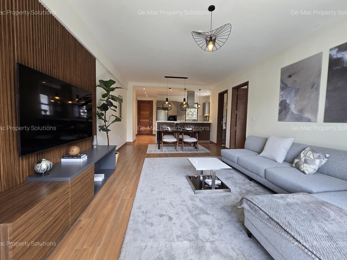 3 Bed Apartment with Swimming Pool in Riverside - 2