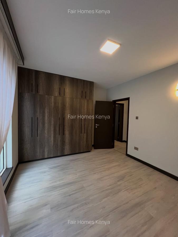 3 Bed Apartment with En Suite at Riverside Drive - 13