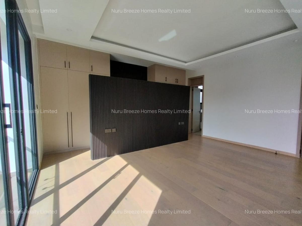 4 Bed Townhouse with En Suite in Lavington - 14