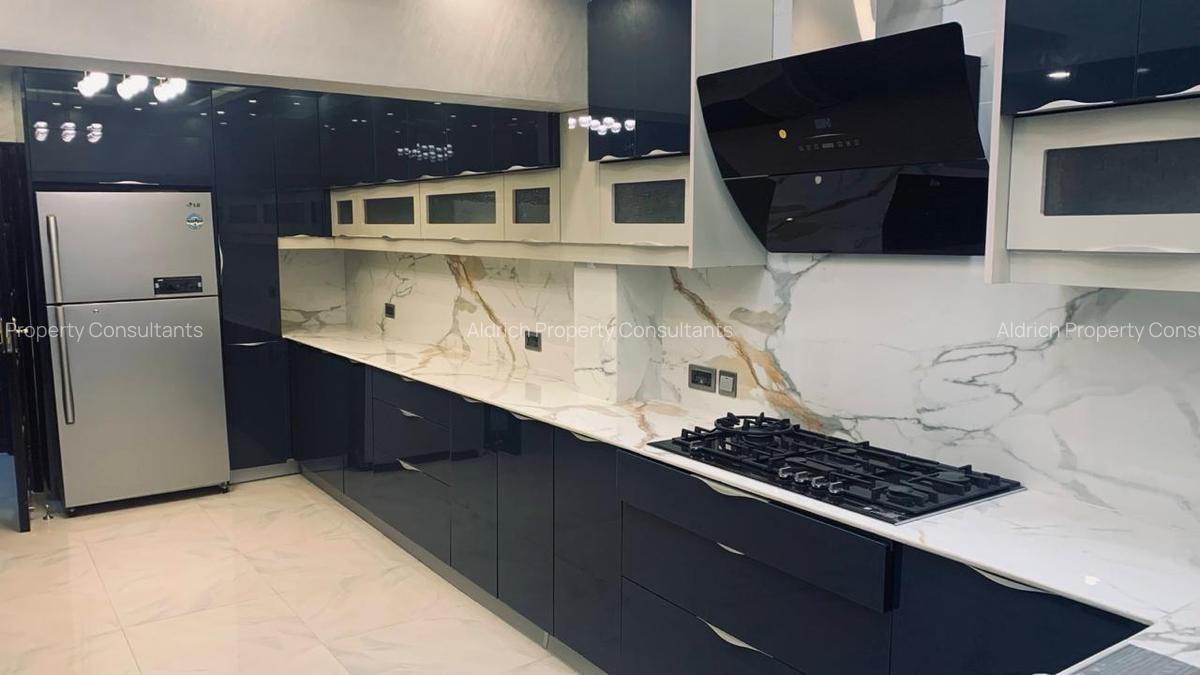 4 Bed Townhouse with En Suite in Parklands - 14