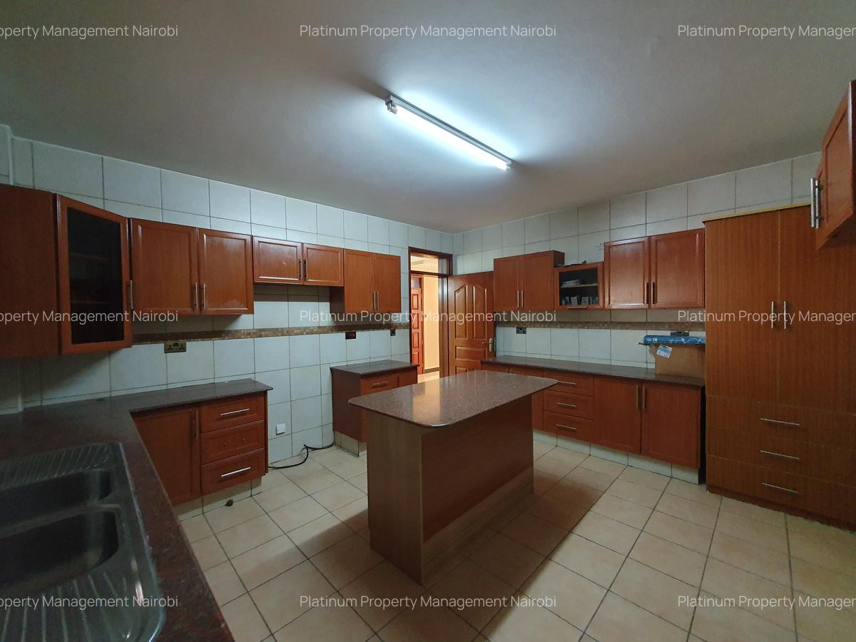 4 Bed Apartment with En Suite at Mpaka Rd - 10