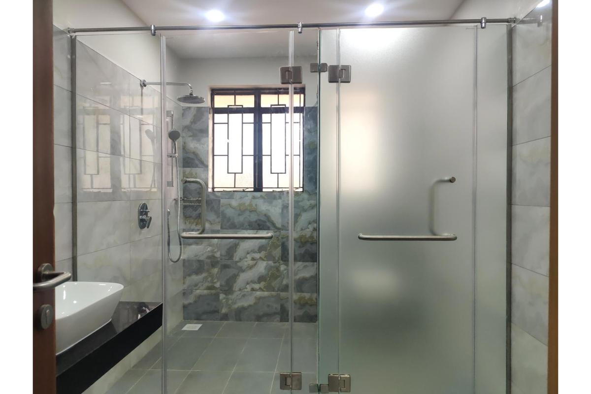 4 Bed Townhouse with En Suite in Parklands - 12