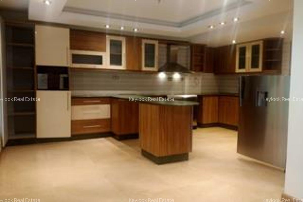 5 Bed Townhouse with En Suite at Lavington Green - 4