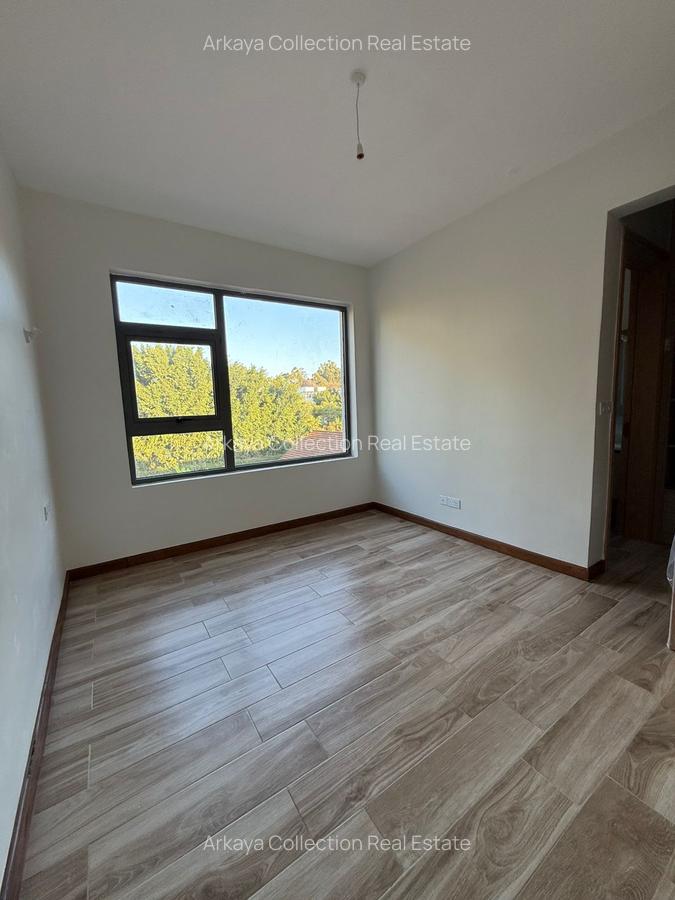 6 Bed Townhouse with En Suite in Lavington - 7