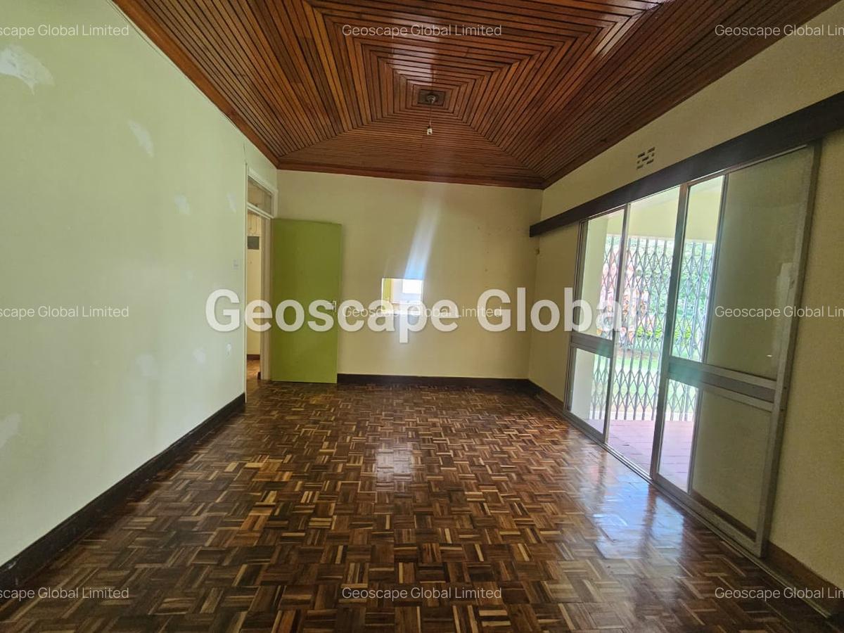 4 Bed House with En Suite in Runda - 5