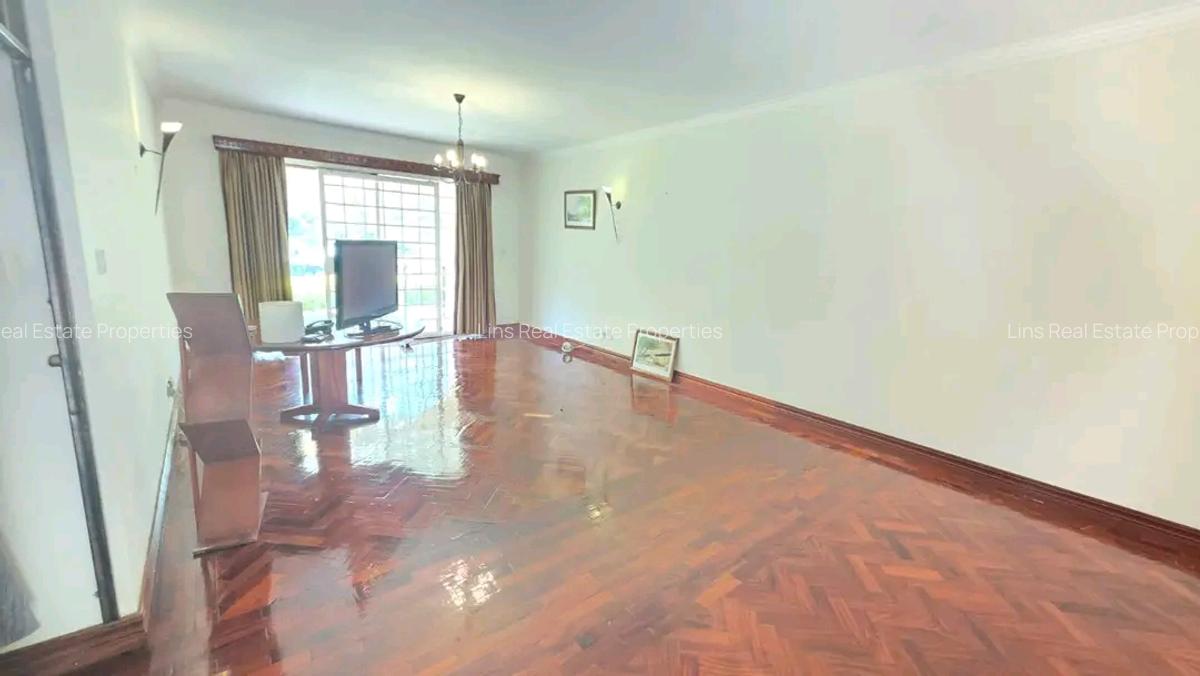 3 Bed Townhouse with En Suite in Spring Valley - 9