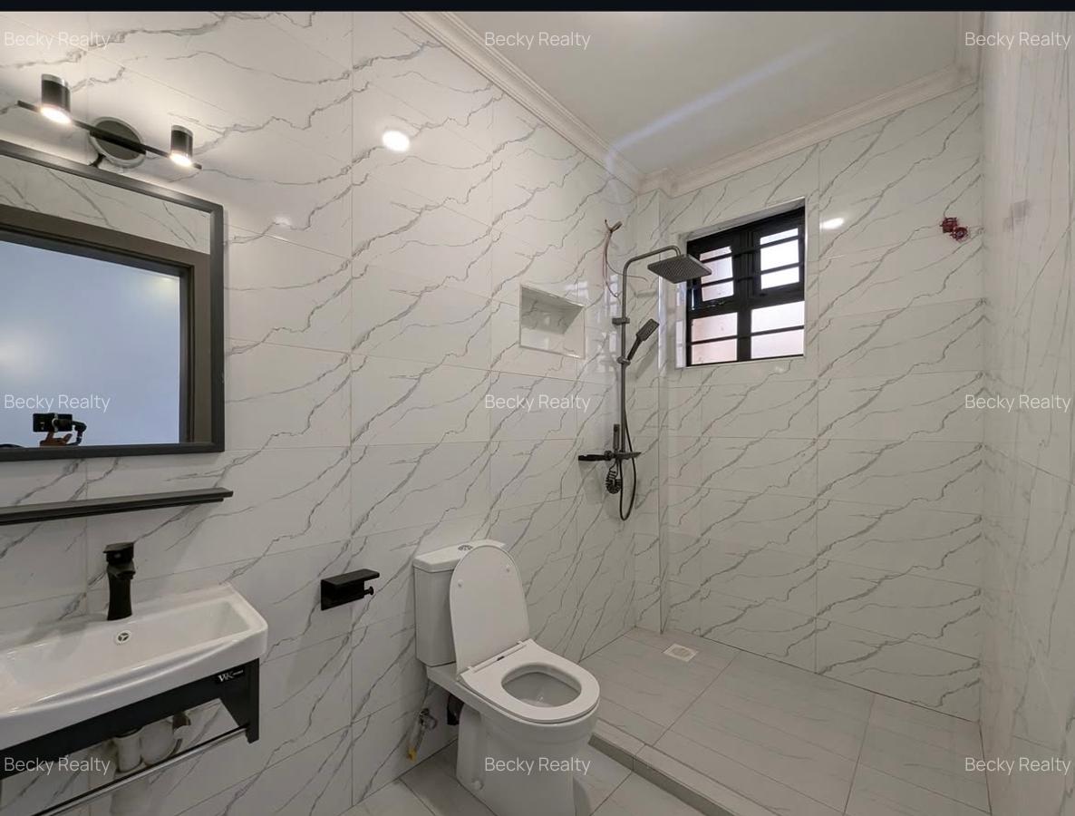 4 Bed House with En Suite at Membley - 3