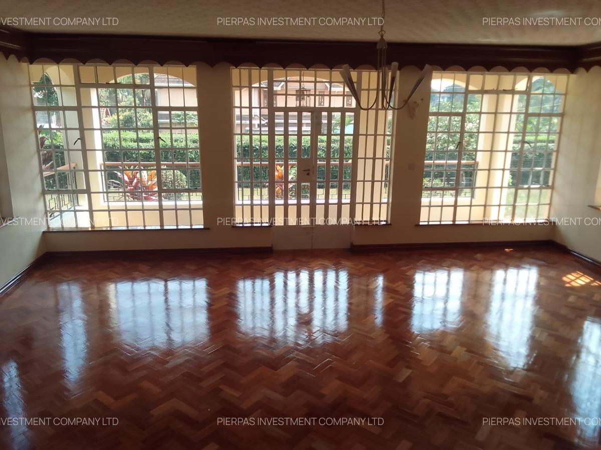 5 Bed Townhouse with En Suite in Runda - 12