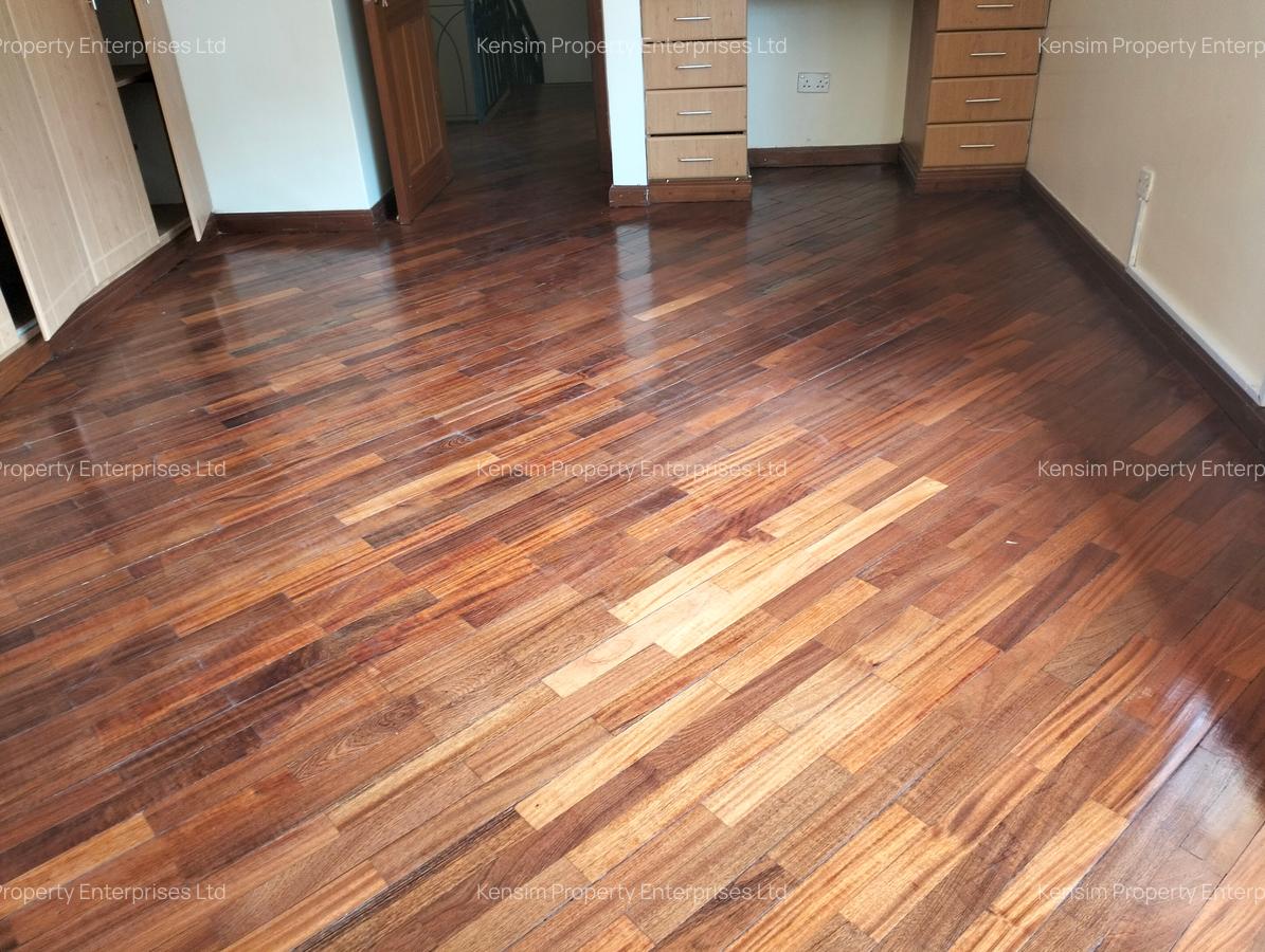 4 Bed Townhouse with En Suite in Lavington - 2