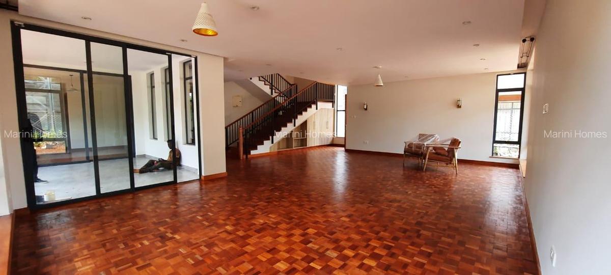 5 Bed Townhouse with En Suite in Lavington - 4