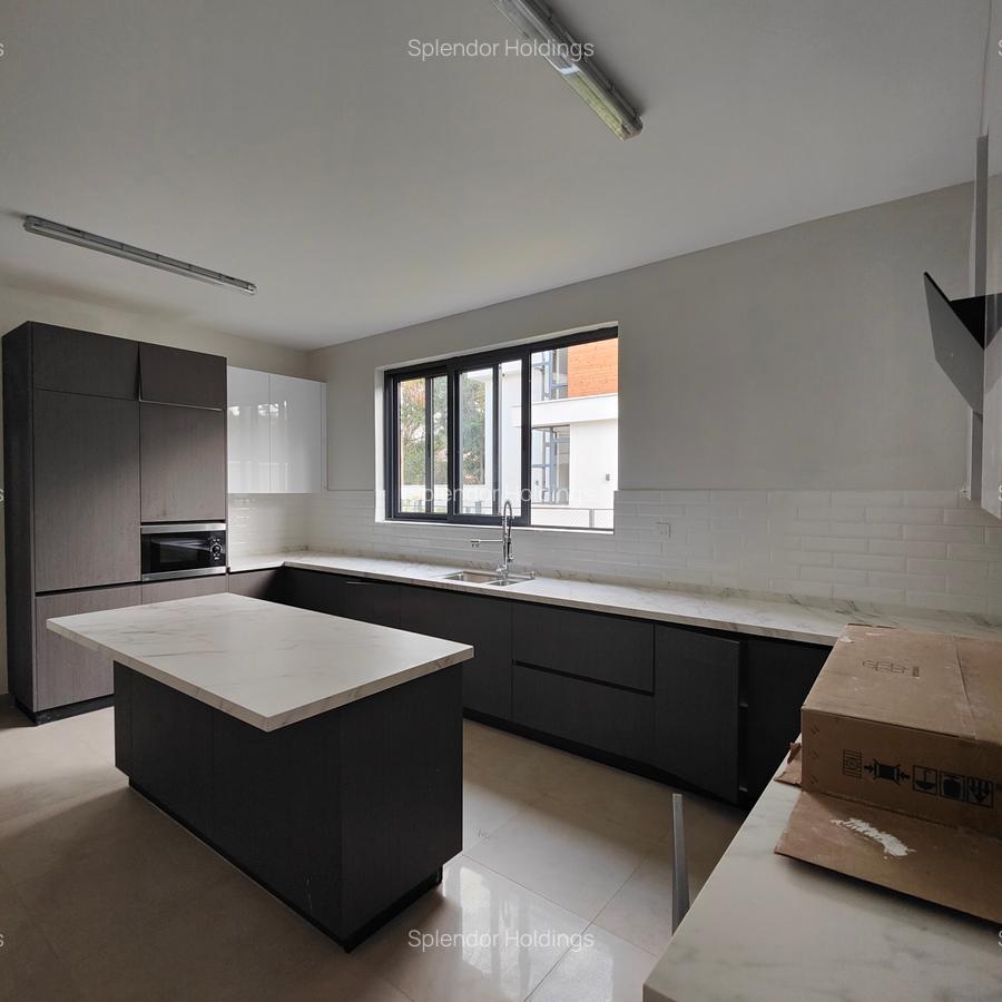 5 Bed Townhouse with En Suite in Lavington - 5