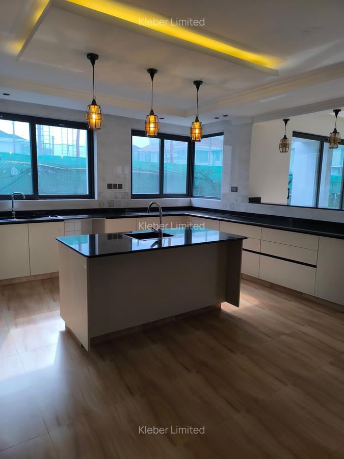 5 Bed House with En Suite at Kiambu - 9