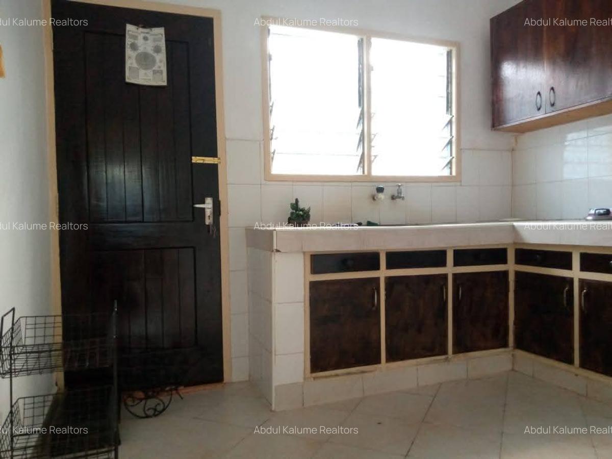 2 Bed House with En Suite at Bamburi - 6
