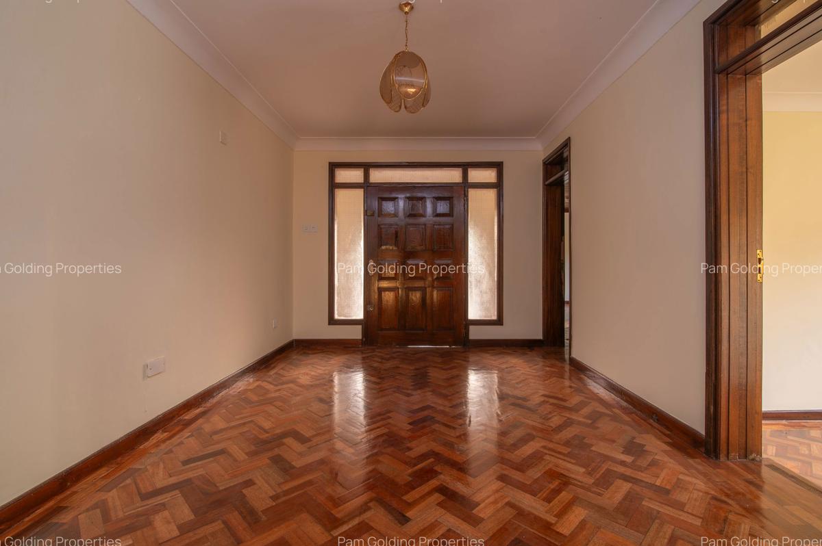 4 Bed House with En Suite in Karen - 6