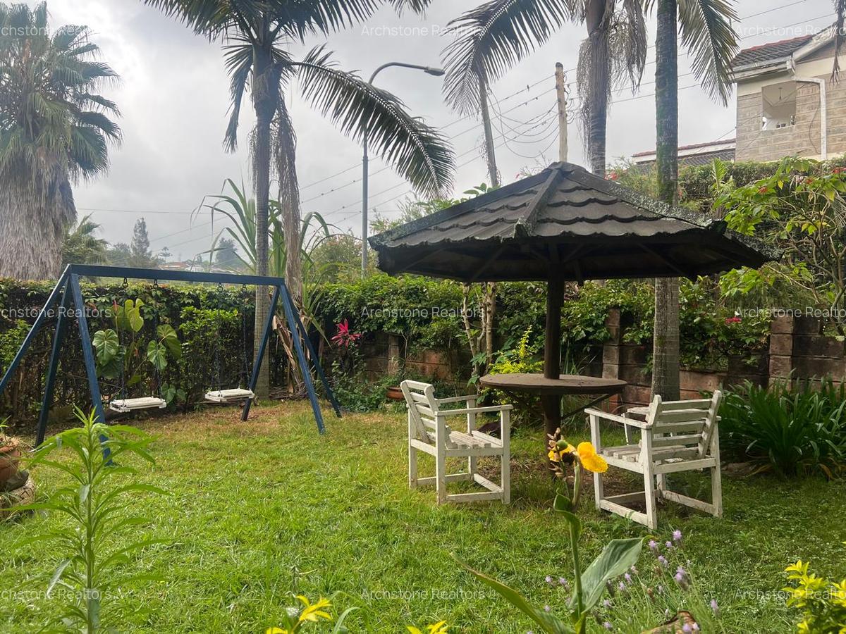 4 Bed Townhouse with En Suite in Brookside - 13