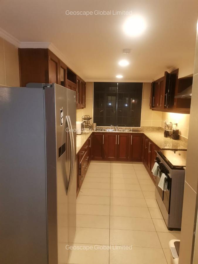4 Bed Apartment with En Suite in Riverside - 4