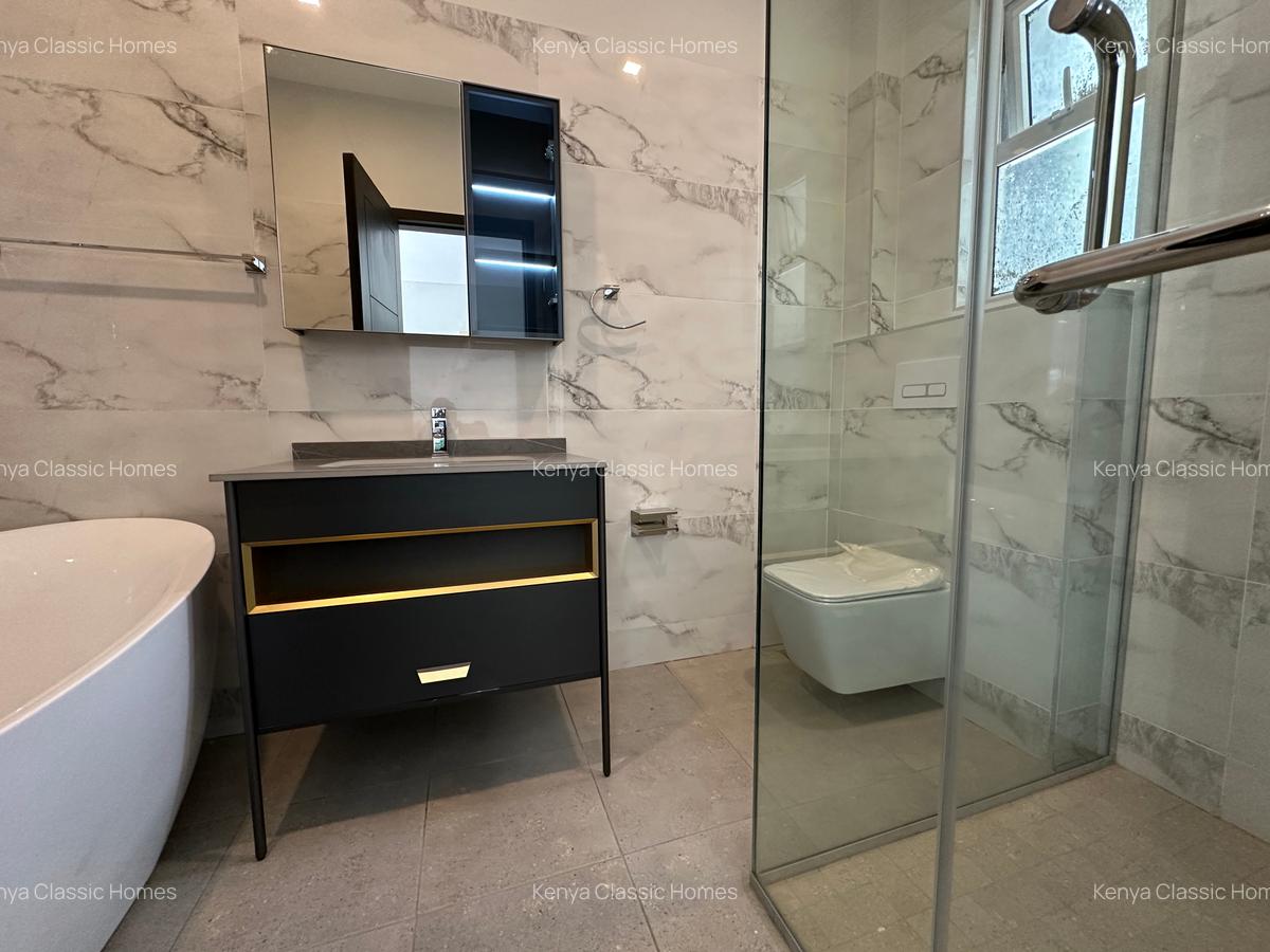 3 Bed Apartment with En Suite at Riverside - 3