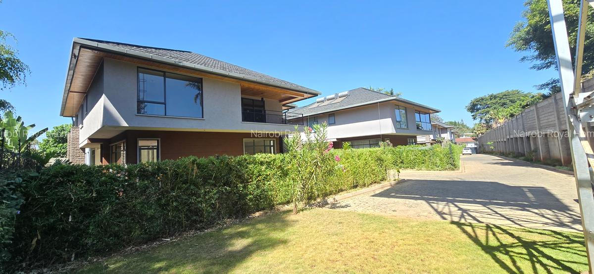 5 Bed Townhouse with En Suite at Lavington Green - 9